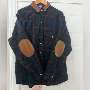 Vintage Woolrich button down longsleeve shirt.
